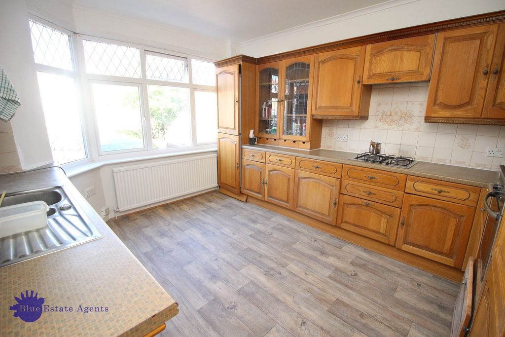 Property photo 2 of 14 Kitchen