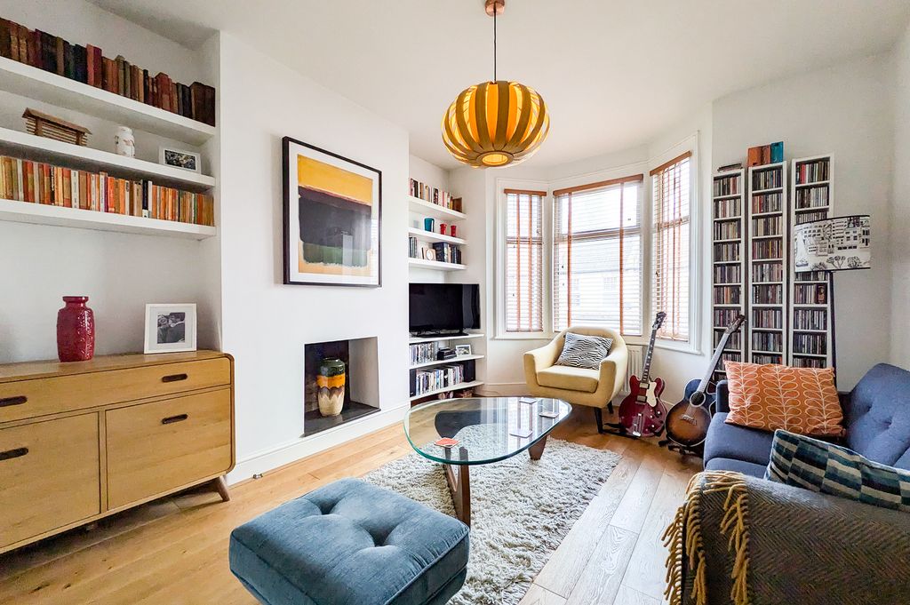 Property photo 1 of 12