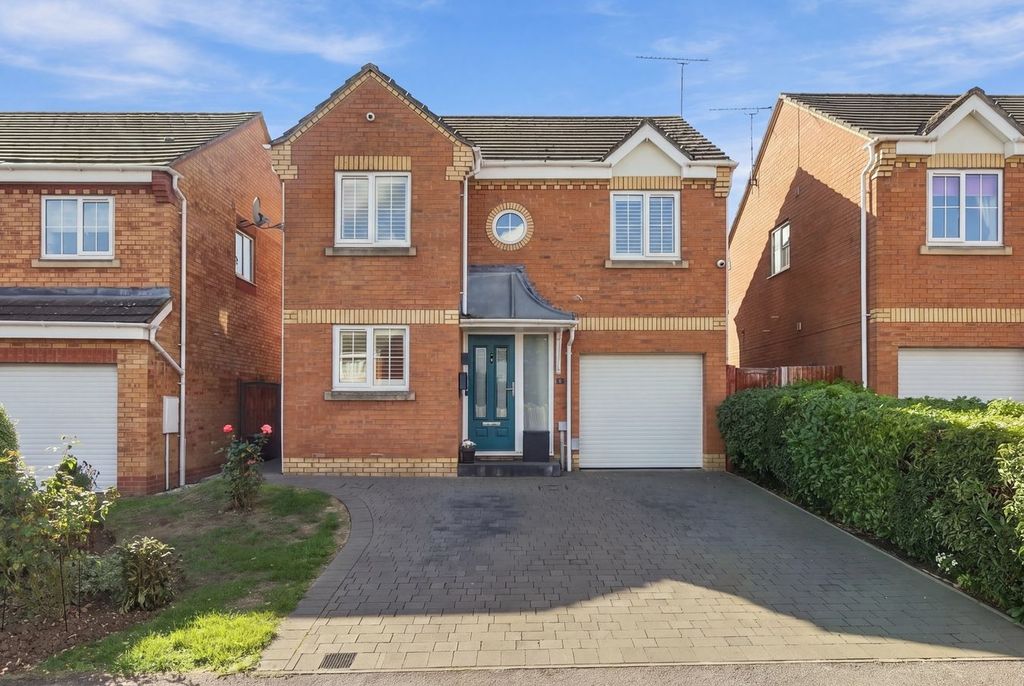 Property photo 2 of 31