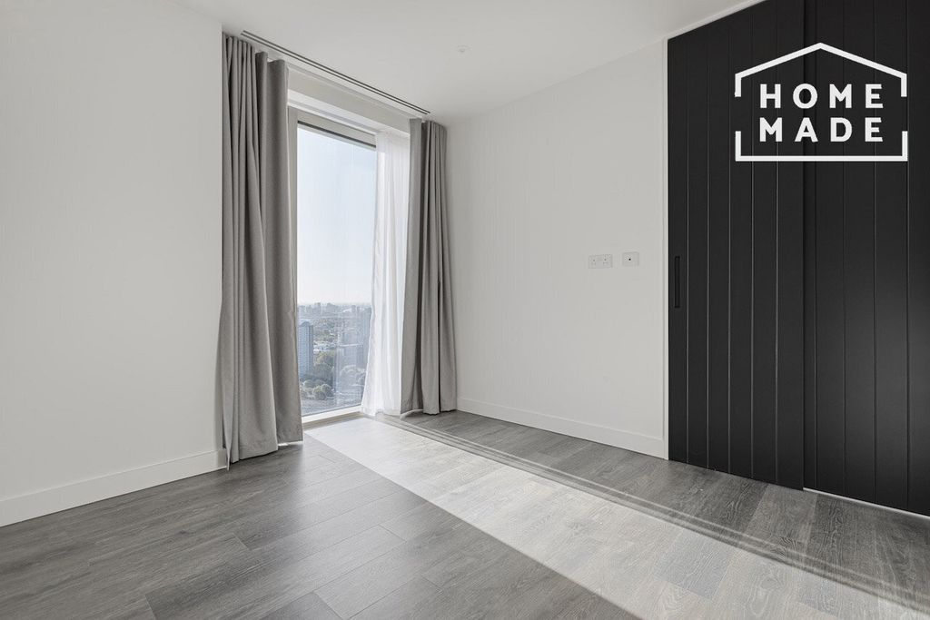 Property photo 2 of 33