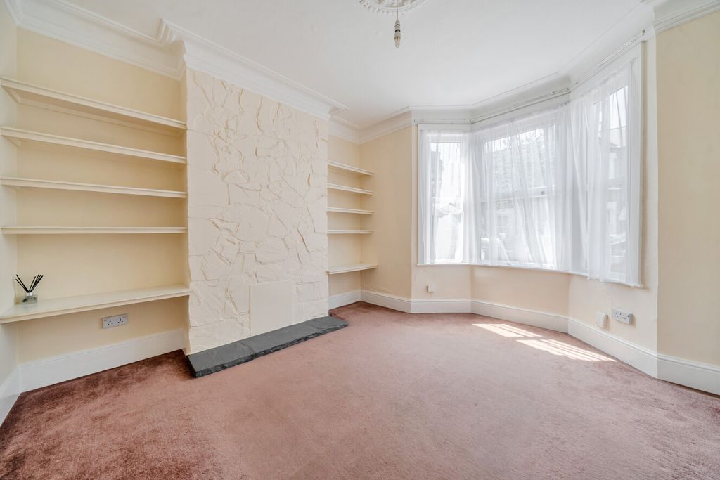 Property photo 2 of 19 1467824-9-6A16Ca7...