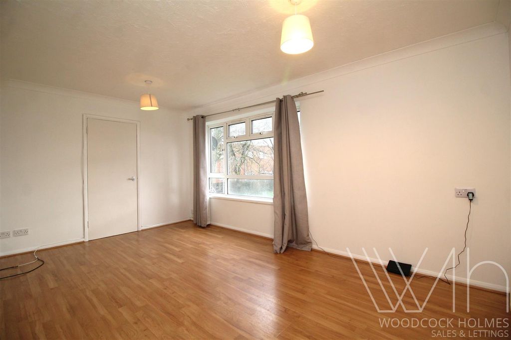 Property photo 3 of 8 Living Room Image 1_1.Jpg