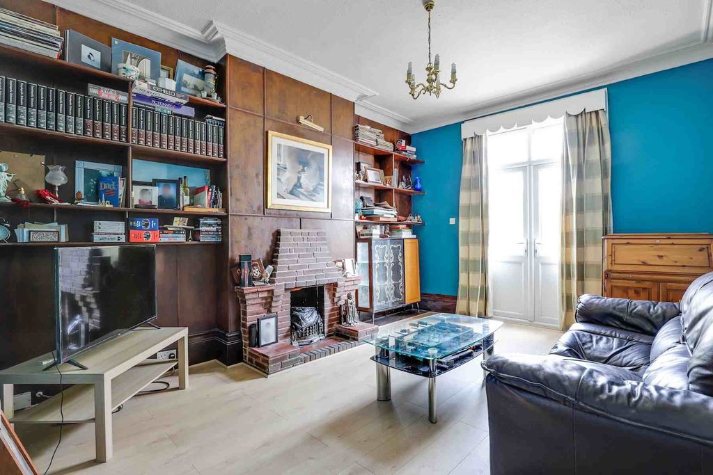 Property photo 3 of 5