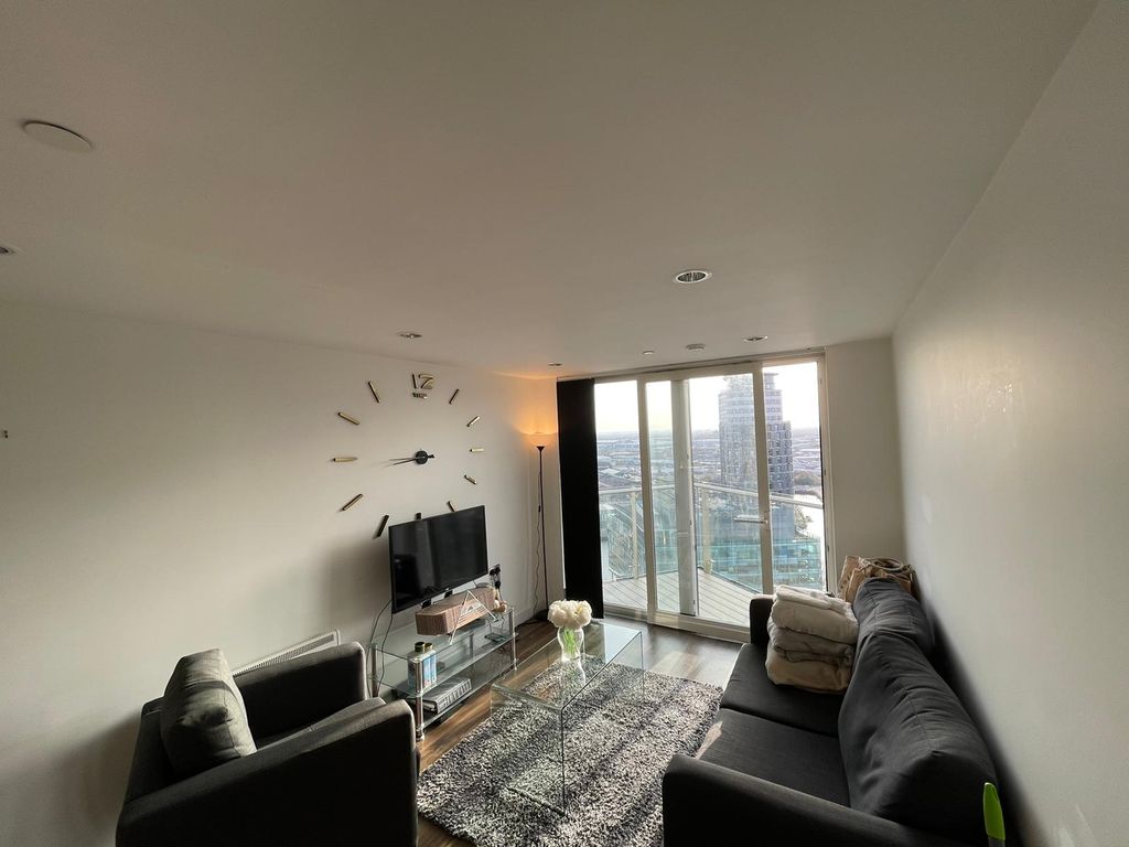 Property photo 2 of 13 Lounge