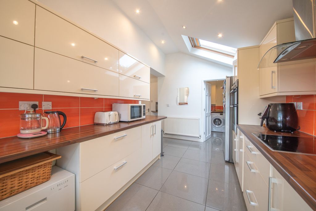 Property photo 3 of 20