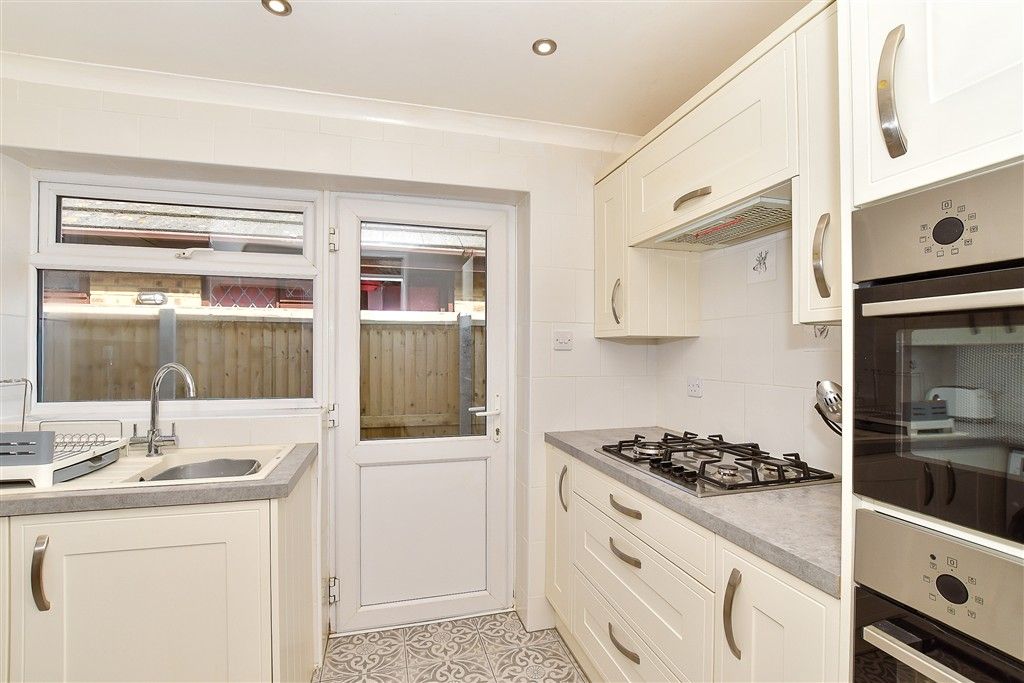 Property photo 2 of 14 Kitchen