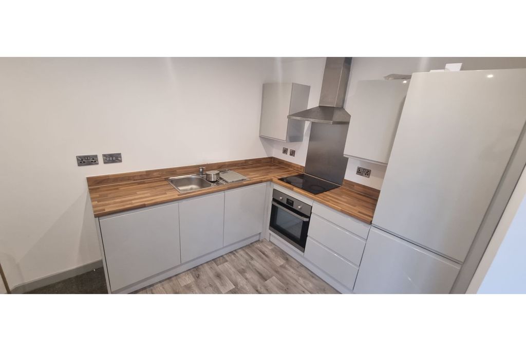 Property photo 1 of 4 Kitchen