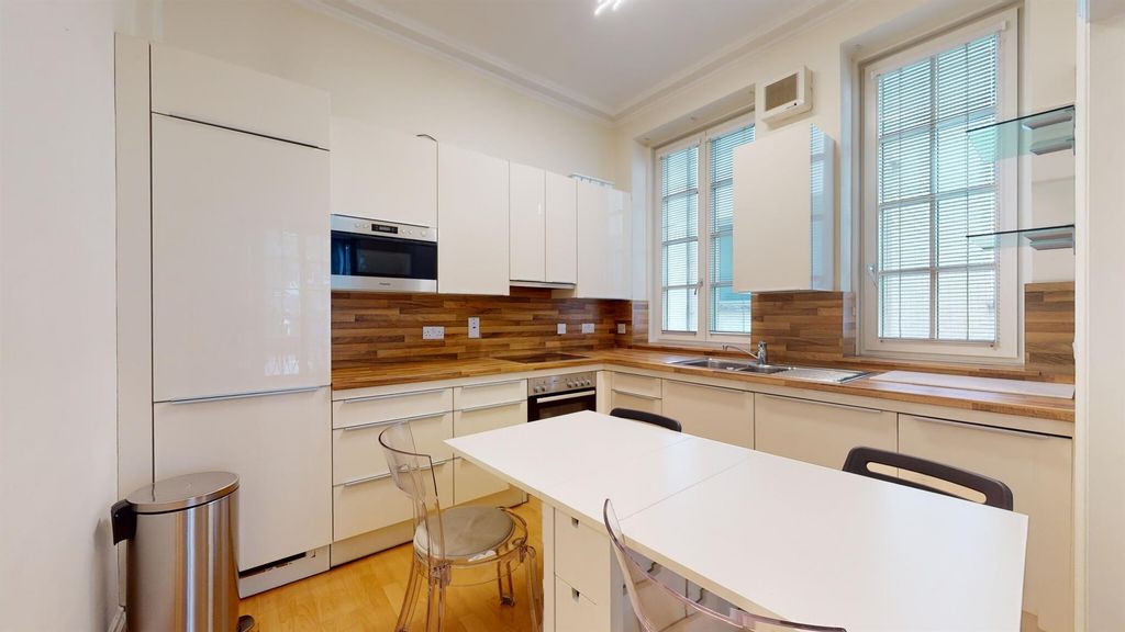 Property photo 2 of 14 649Ae511c10054F818942411_430E7B590797d7B5d4c6591B6