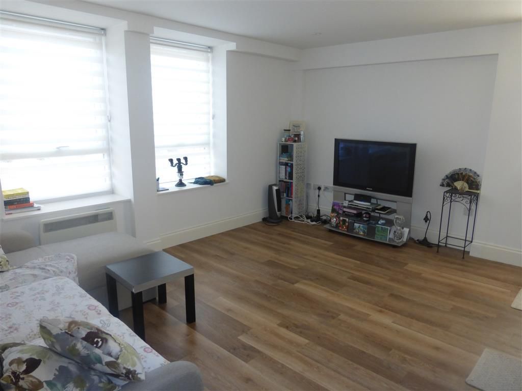 Property photo 3 of 5 Living Room