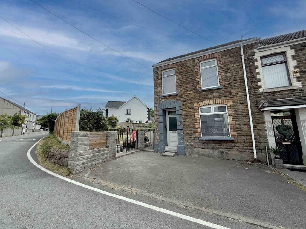 Property photo 1 of 19 3 Bedroom End Terrace For Rent On Bwlch Road In Loughor