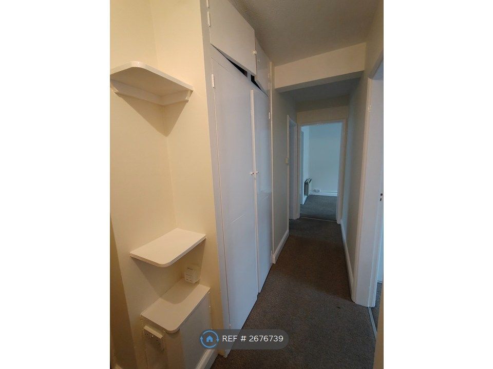 Property photo 2 of 6 Entrance Hall