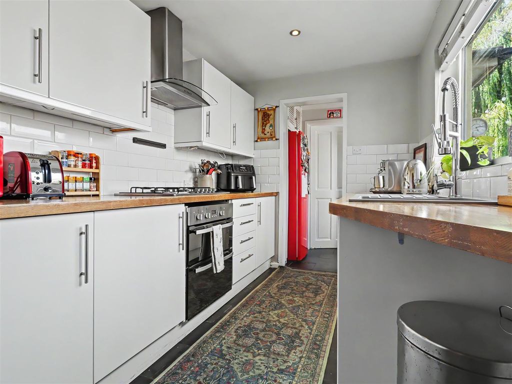 Property photo 2 of 26 Kitchen