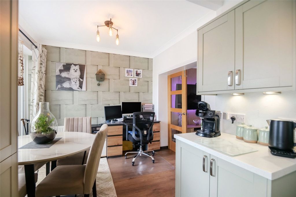 Property photo 3 of 19 Picture No. 14