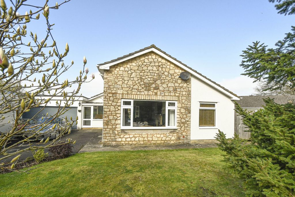 Property photo 1 of 30