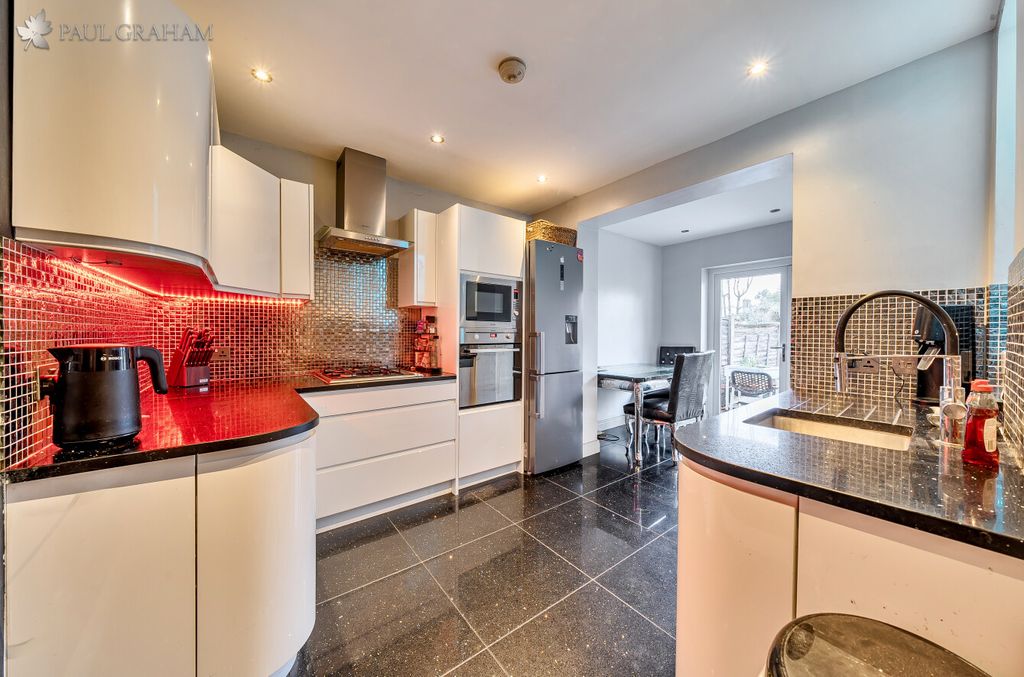 Property photo 2 of 14 Dd50c1d0-1d8A-48De-9E47-c3d403Fe3Dff