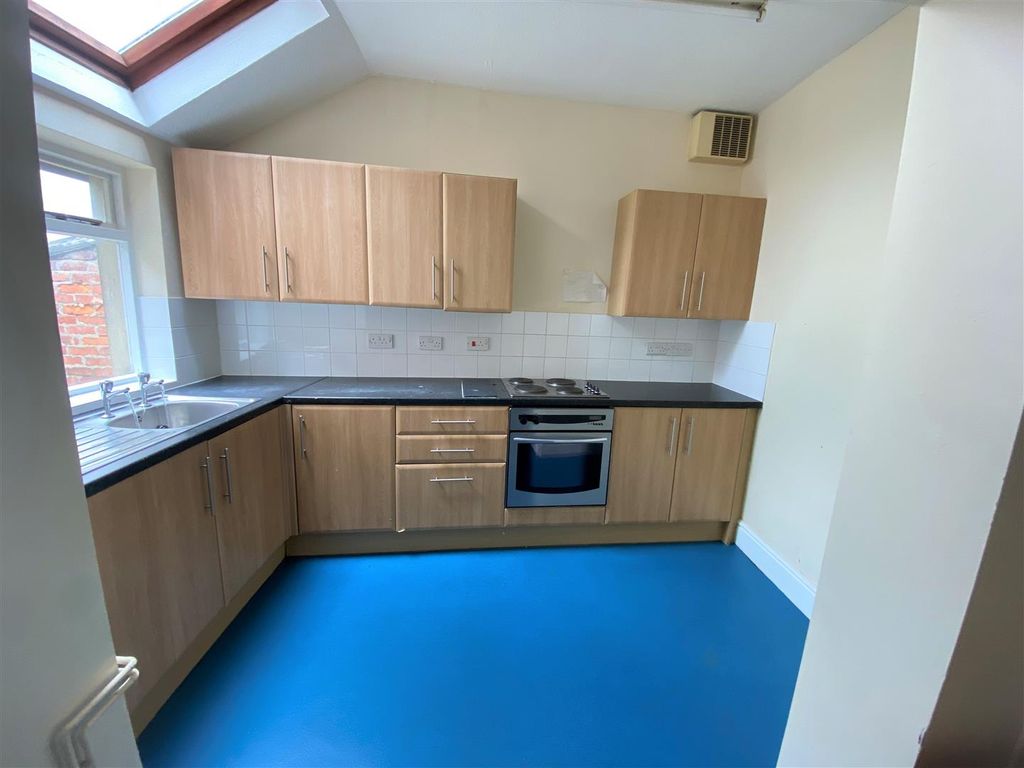 Property photo 3 of 15 Gf Kitchen.Jpg