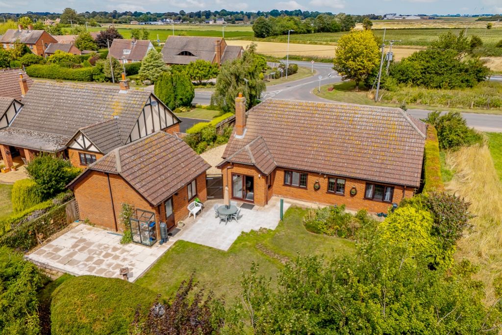 Property photo 3 of 26 Fieldview (Fleet Hargate)-2