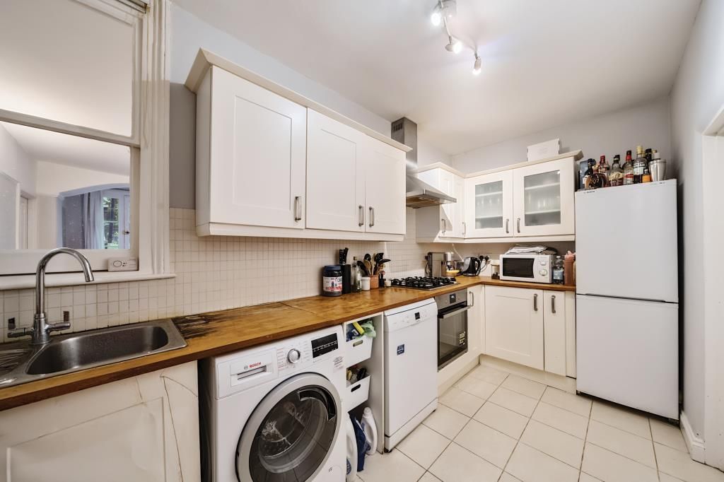 Property photo 2 of 12 Kitchen