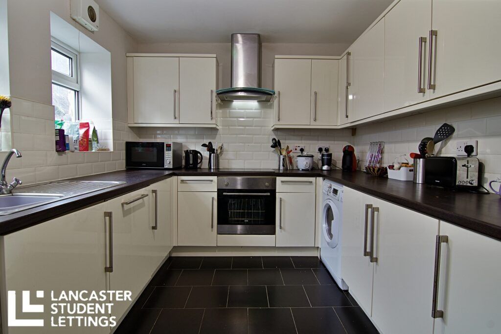 Property photo 3 of 8 Property Photo