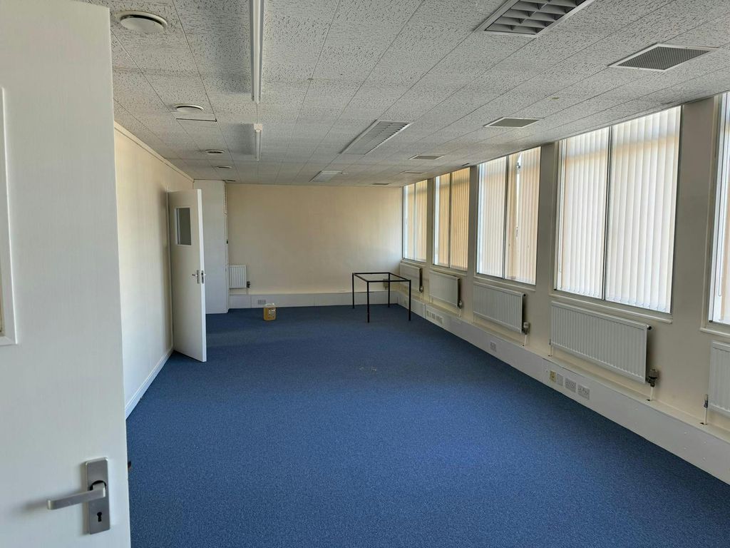 Property photo 3 of 12 8.Jpg