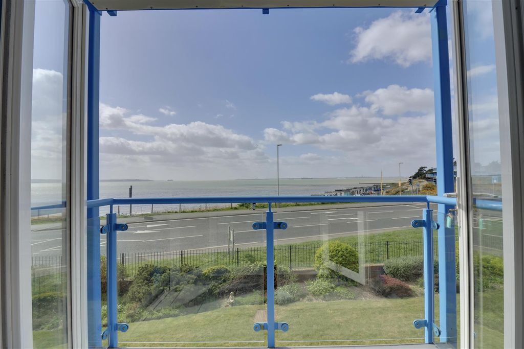 Property photo 2 of 22 F08Dd364-A373-48Ec-Ae52-E4915Ded8CE5_1_201_A.Jpeg