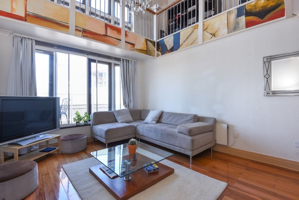 Property photo 1 of 16 Reception