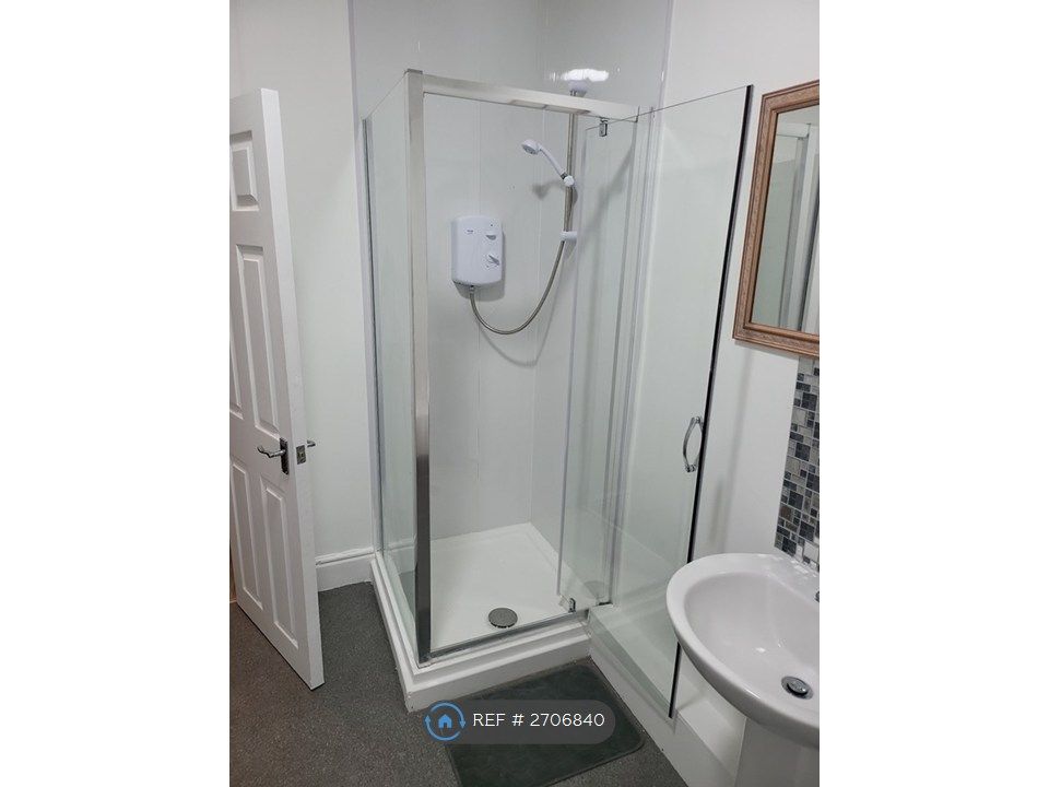 Property photo 2 of 27
