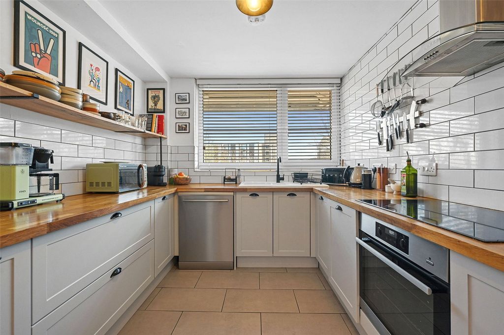Property photo 2 of 26 Kitchen