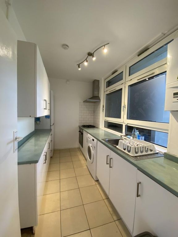 Property photo 3 of 13 Stoford Close