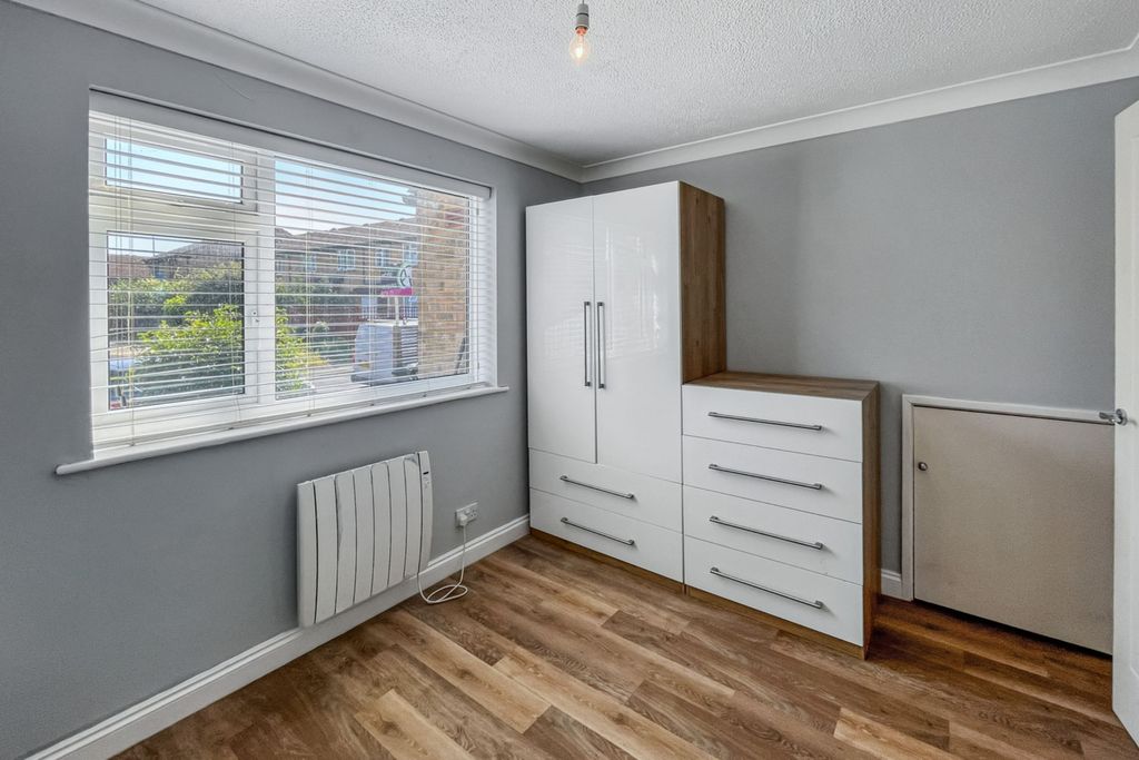 Property photo 1 of 10 290 Brangwyn Crescent, Wimbledon, London, Sw19 2Uf