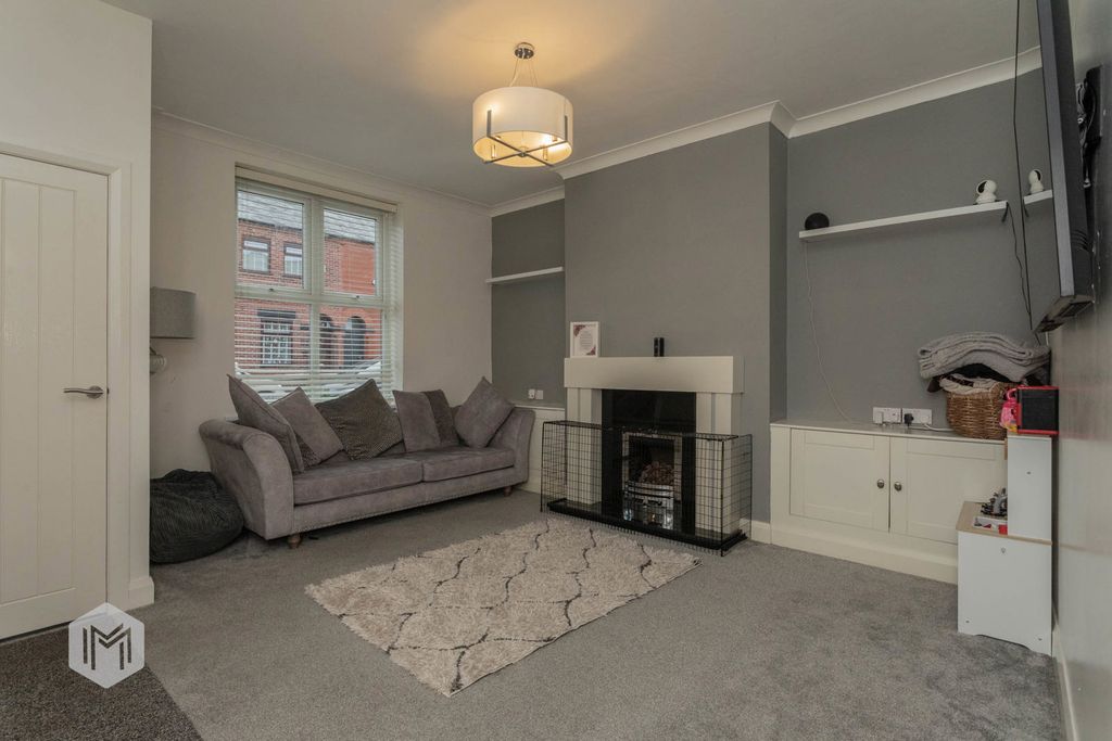 Property photo 2 of 20 Photograph