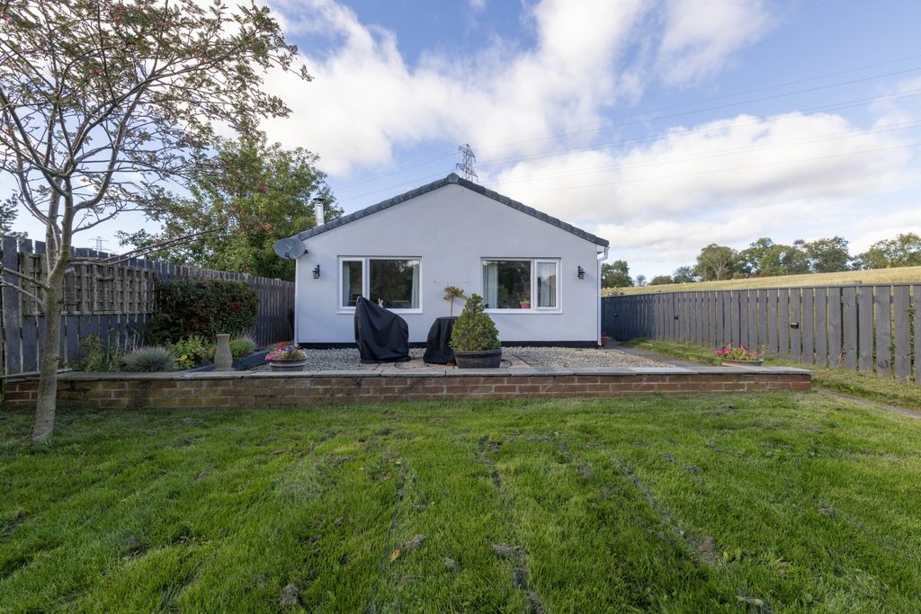 Property photo 3 of 44 Bungalow