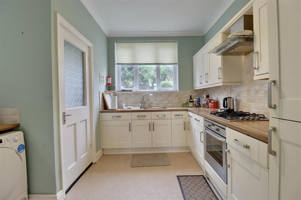 Property photo 3 of 29 Kitchen