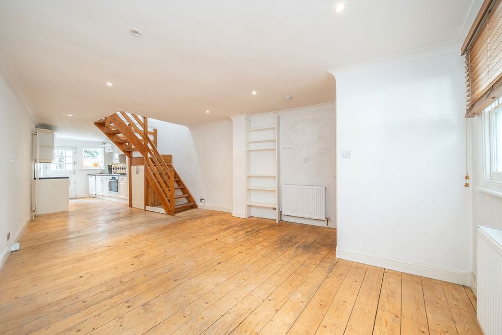 Property photo 3 of 9