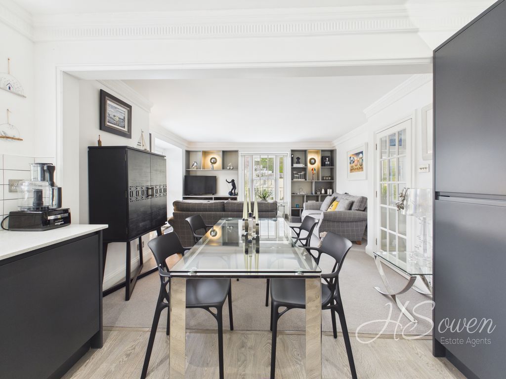 Property photo 3 of 19 Photo 10