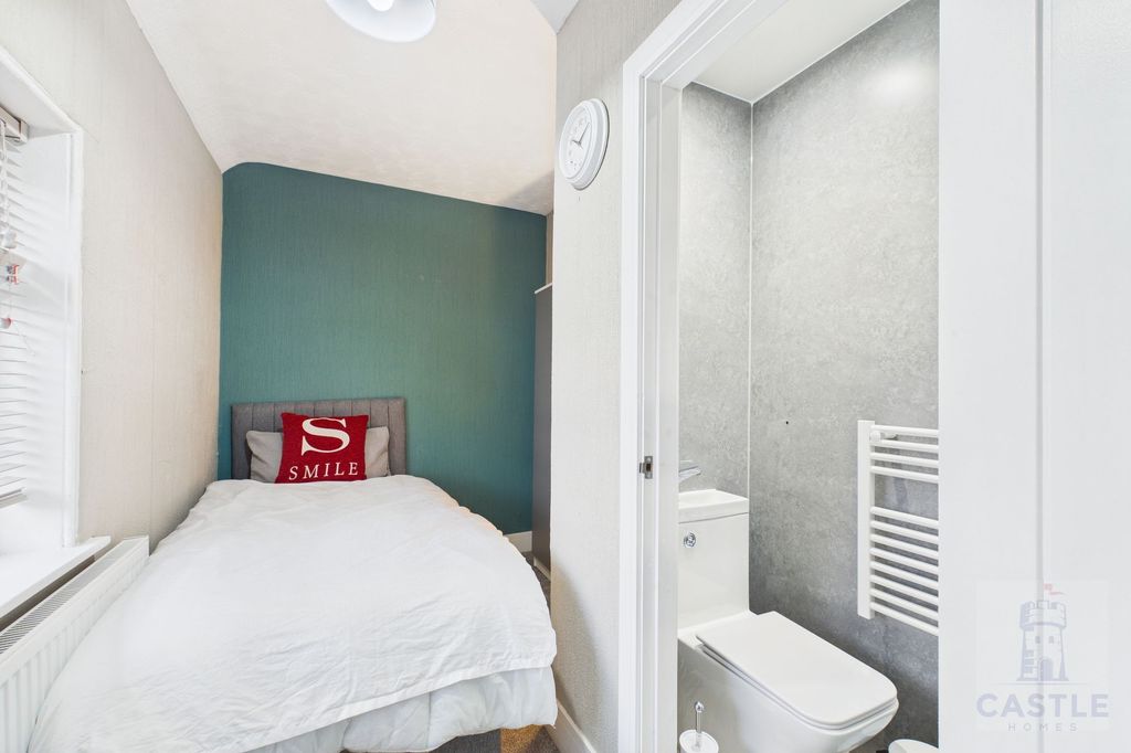 Property photo 1 of 11 Bedroom 2