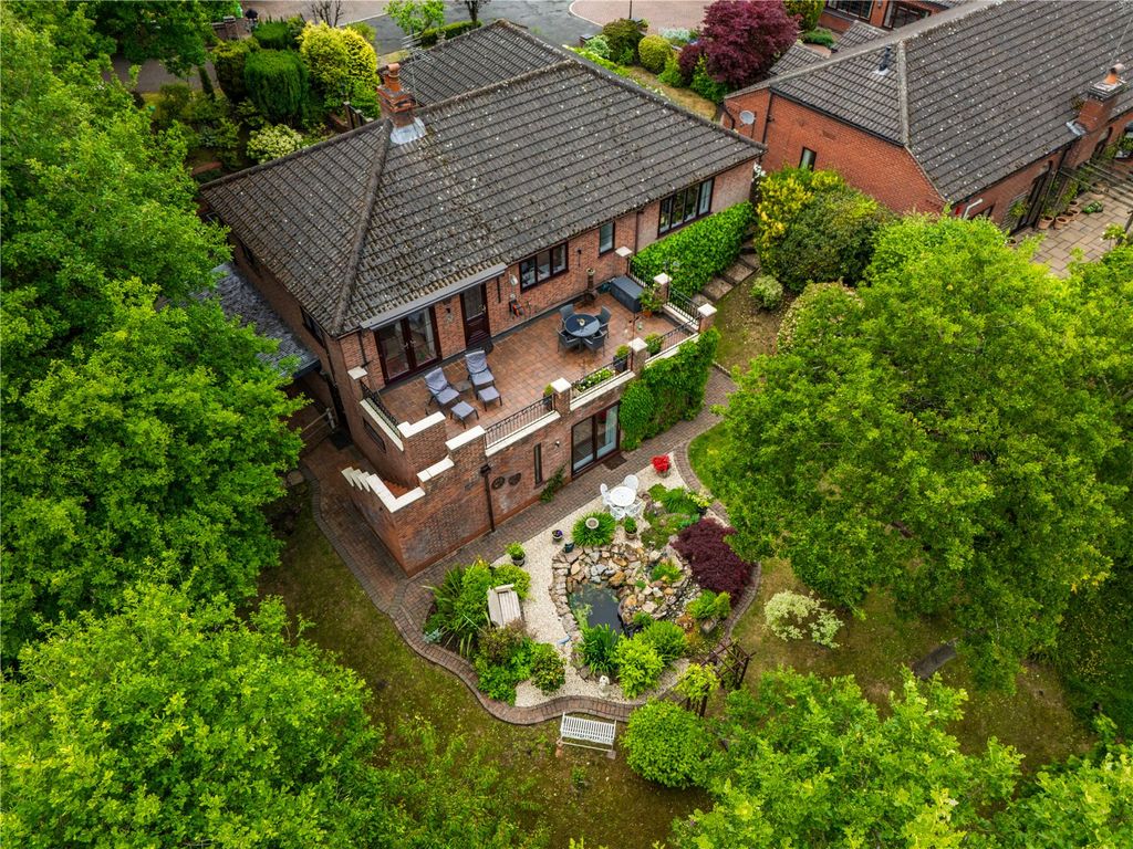 Property photo 2 of 49 Picture No. 35