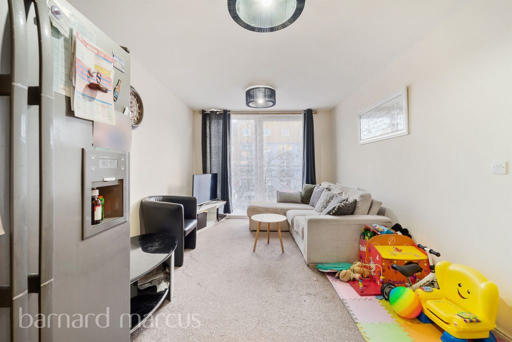 Property photo 3 of 12