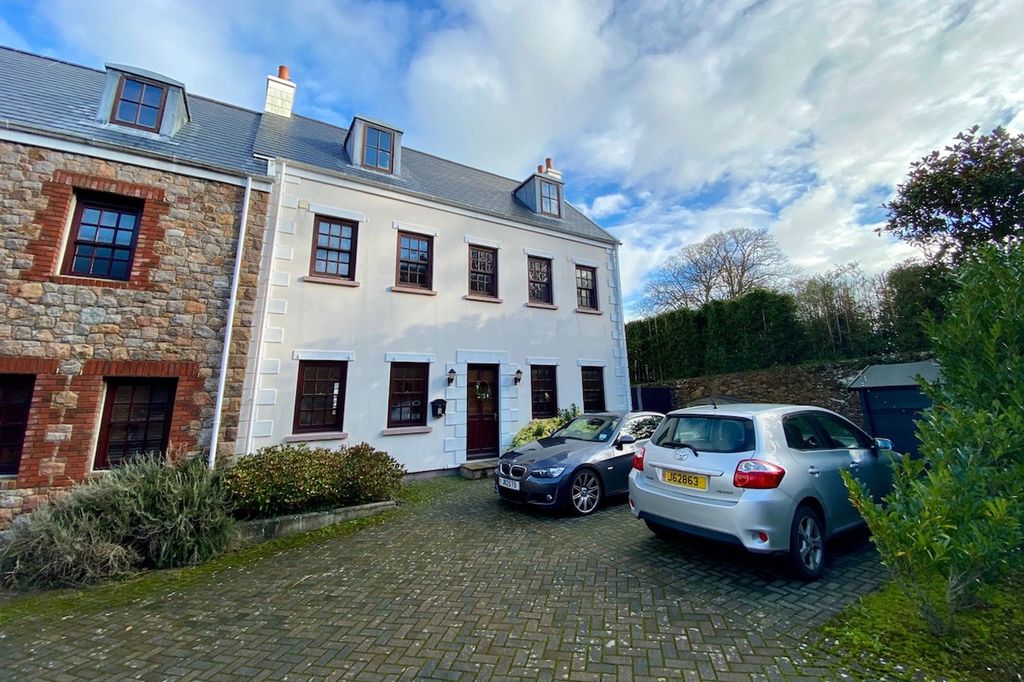 Property photo 1 of 4