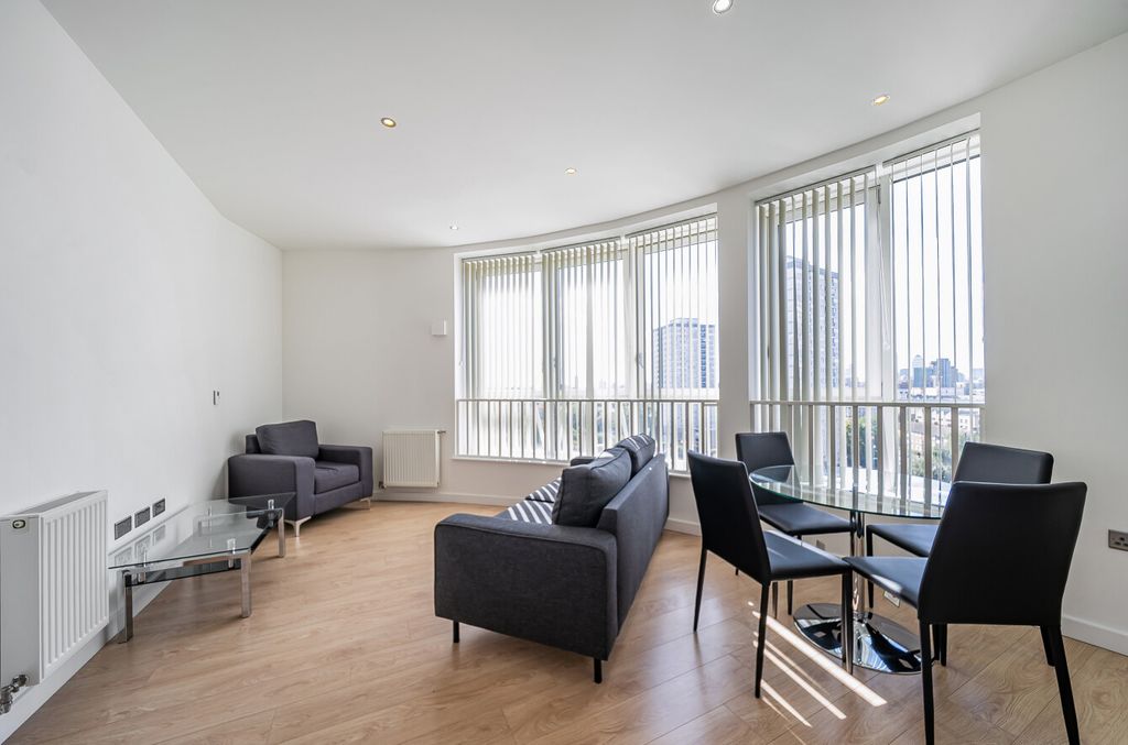 Property photo 1 of 17 1349728-10-68Bf0E...