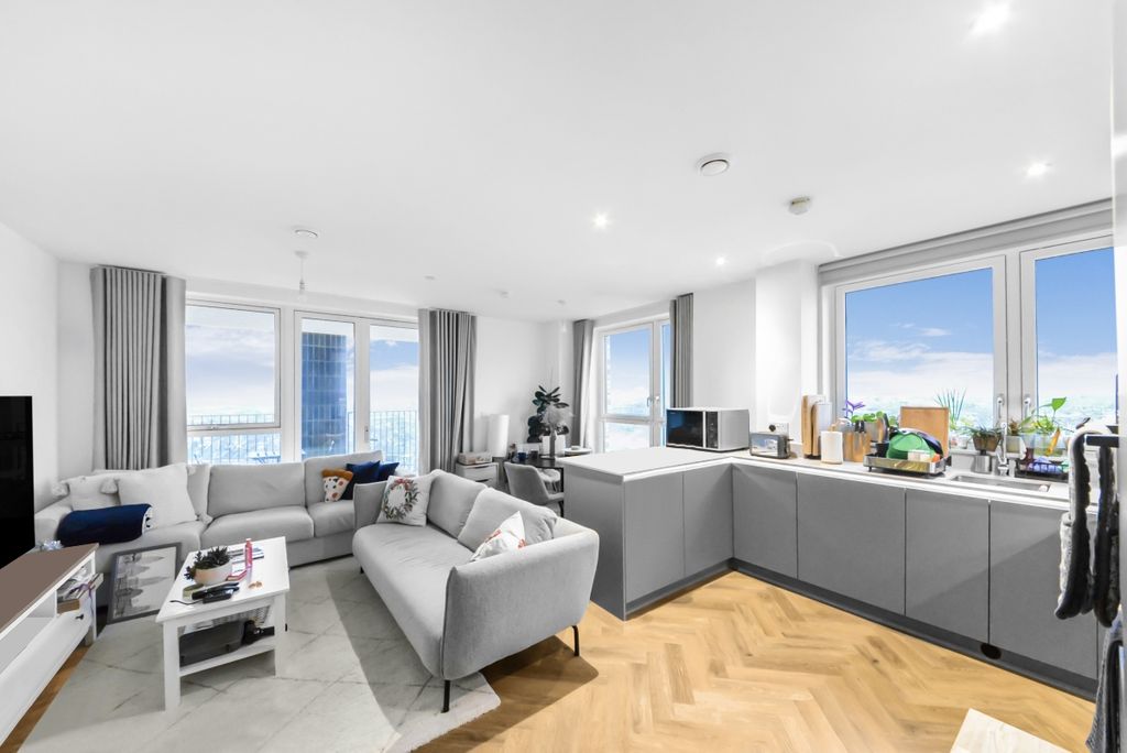 Property photo 2 of 9 36Orwellhousekitc...