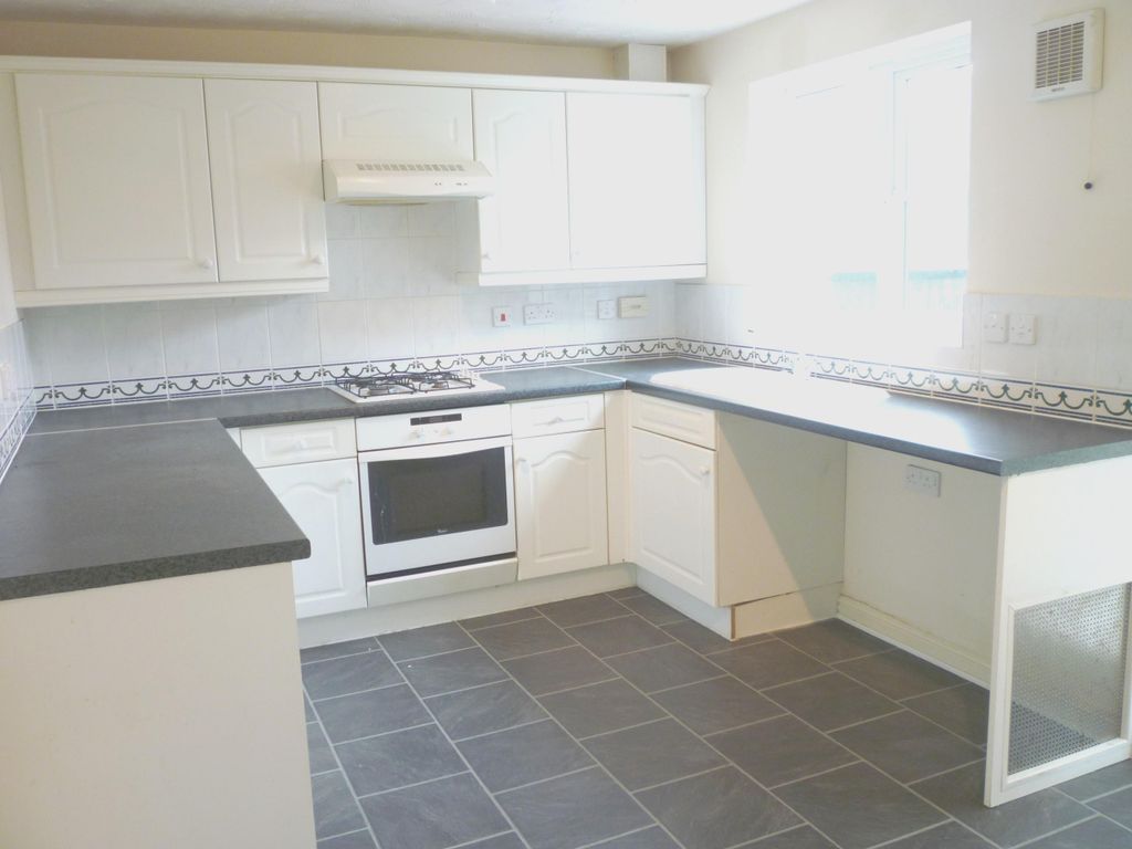 Property photo 2 of 5 Kitchen