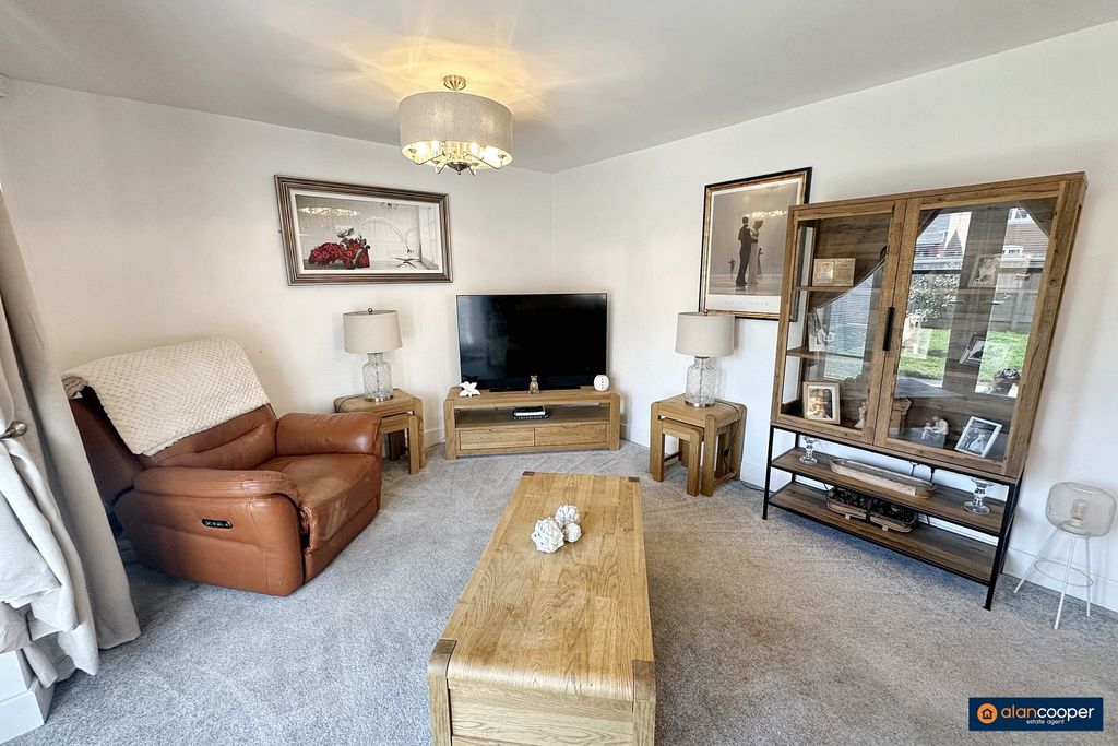 Property photo 3 of 18 3776365