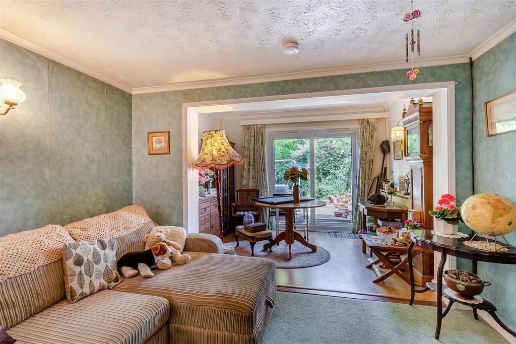 Property photo 3 of 14 8650746-Interior09.Jpg