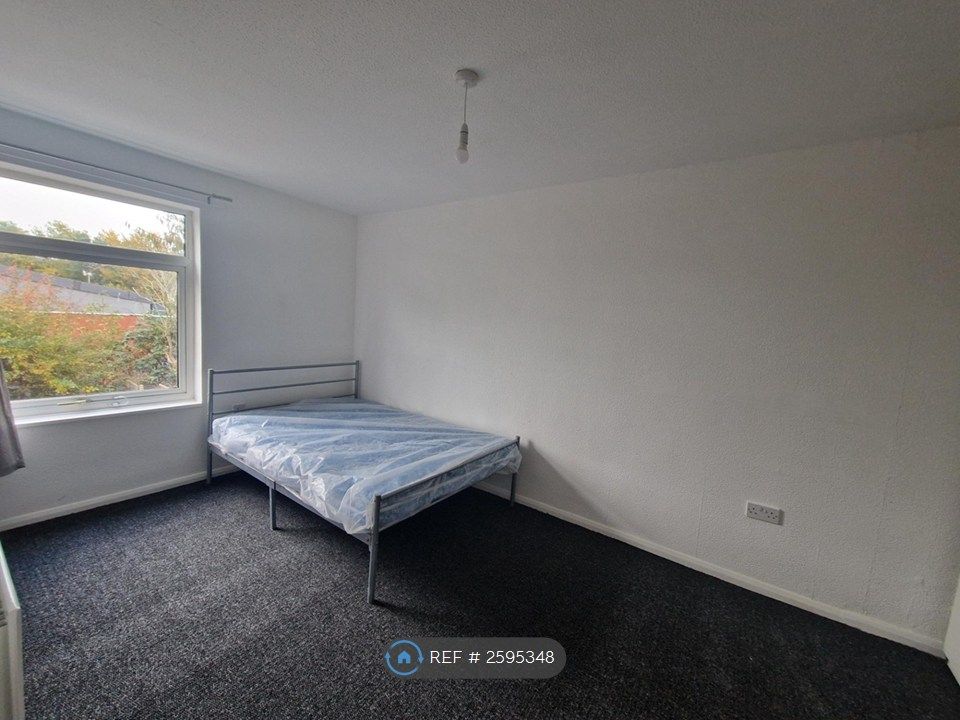 Property photo 2 of 12 Double Bedroom 1