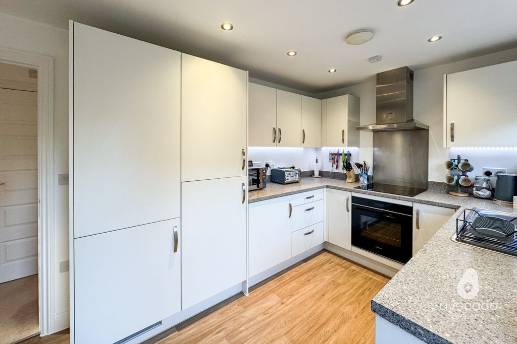 Property photo 2 of 21 4619026