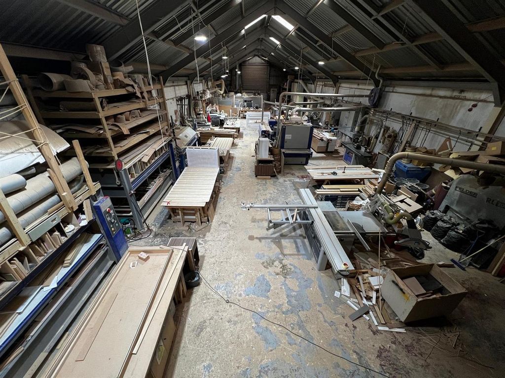 Property photo 2 of 16