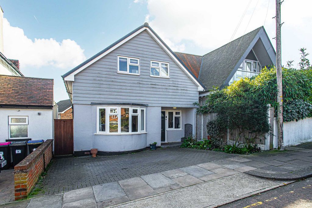 Property photo 1 of 33