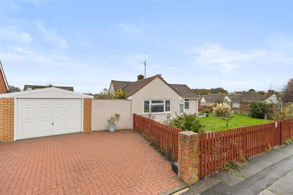 Property photo 3 of 36 Driveway.Jpg