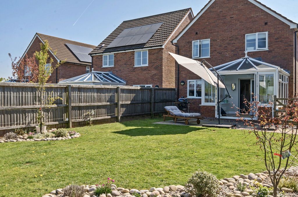 Property photo 2 of 21 Rear Garden